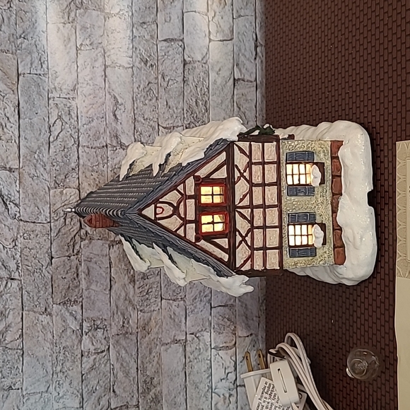 2003 Hawthorne Village "Made With Love Bakery" Christmas Series - Picture 8 of 13